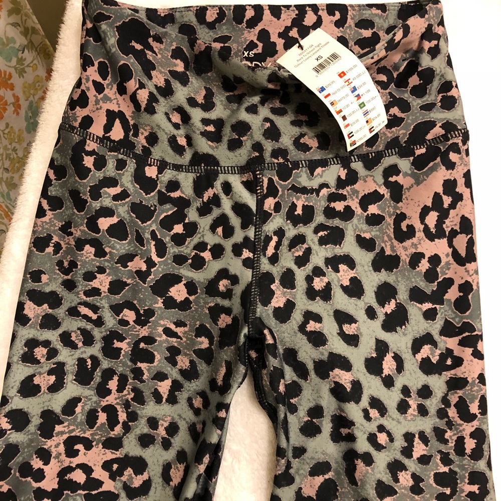 Cotton on leggings leopard print XS